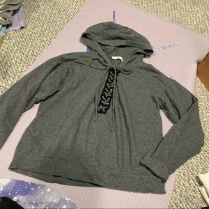 ❌LAST CHANCE❌ Grey lace up hooded long sleeve tee